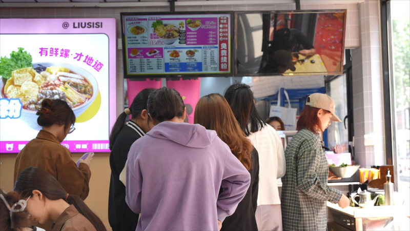 柳州螺蛳粉有望能成为更多人心目中的美食新宠 柳州螺蛳粉有望能成为更多人心目中的美食新宠